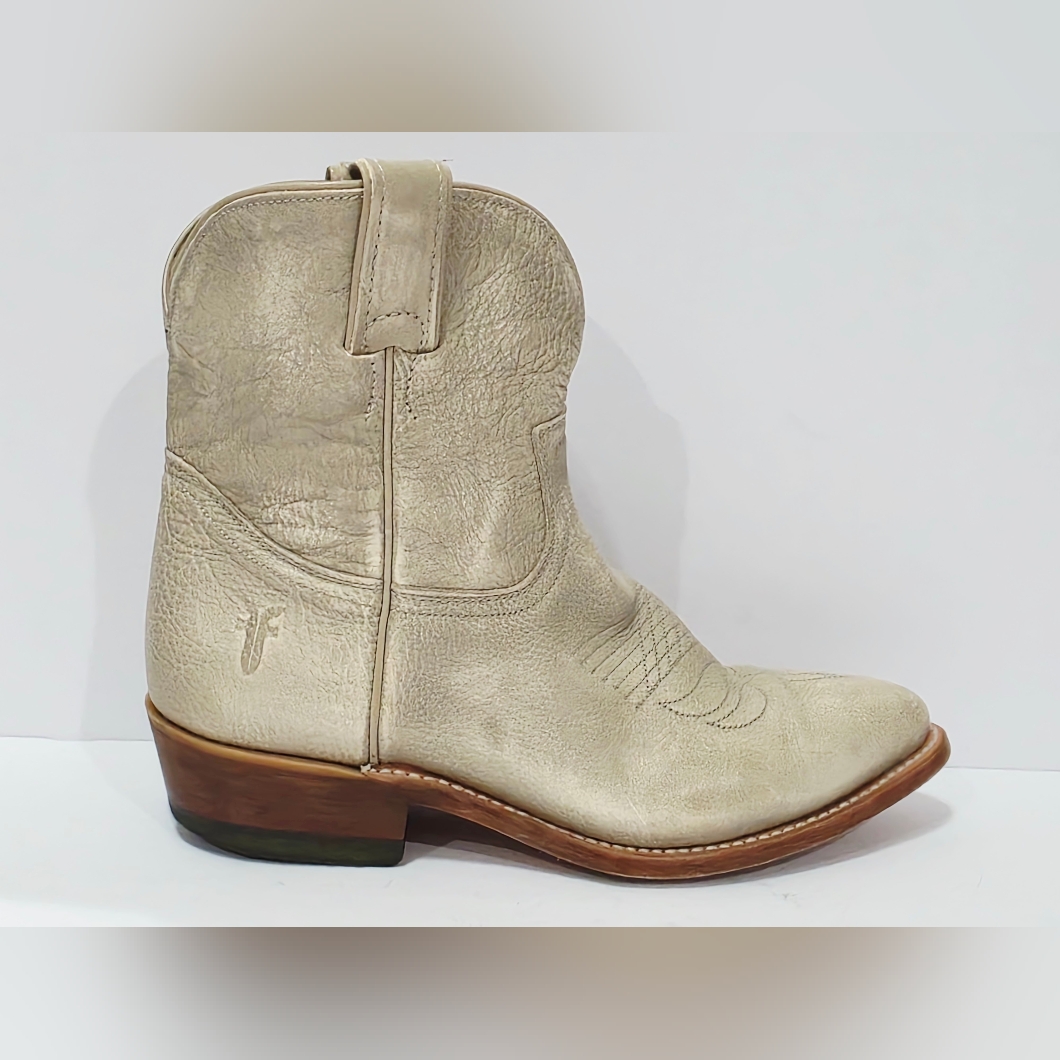 Frye Billy Short 77816 Beige Leather Ankle Boot Western Rodeo Pull-On 7.5 B Used